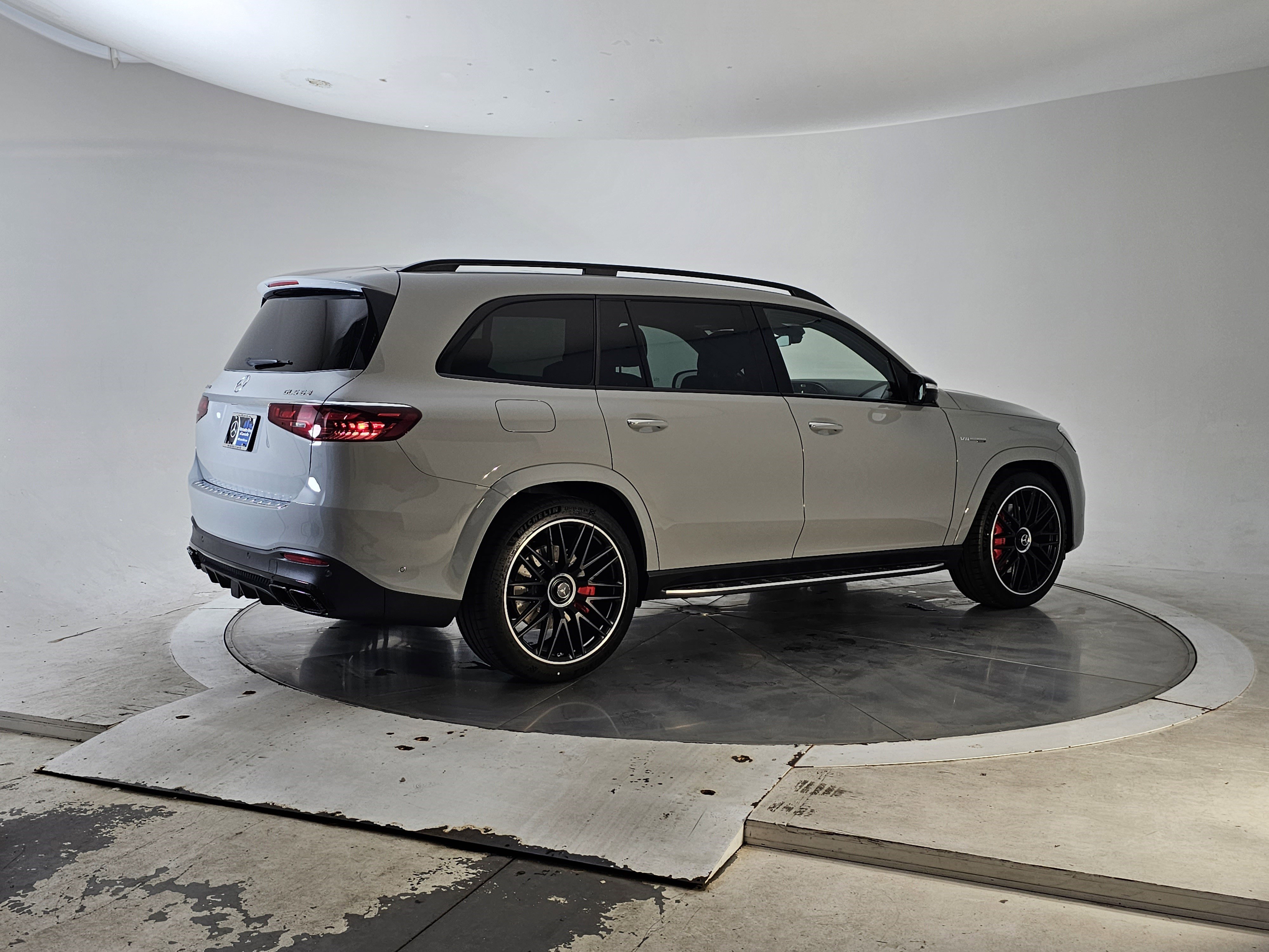 New 2026 Mercedes-Benz GLS 63 AMG 4MATIC video 2