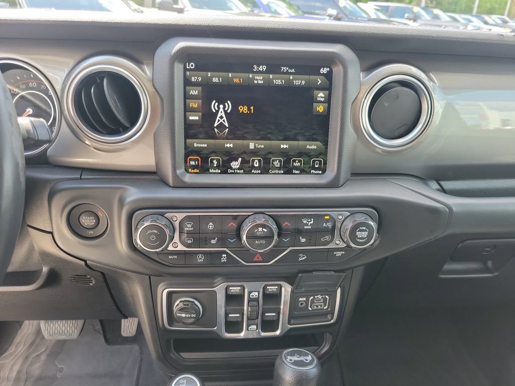Used 2018 Jeep Wrangler Unlimited Sahara AWD/4WD image 24
