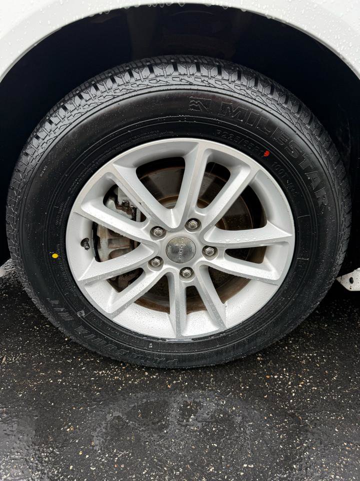 Used 2014 Dodge Grand Caravan SXT w/ Rear Park Assist Package image 11