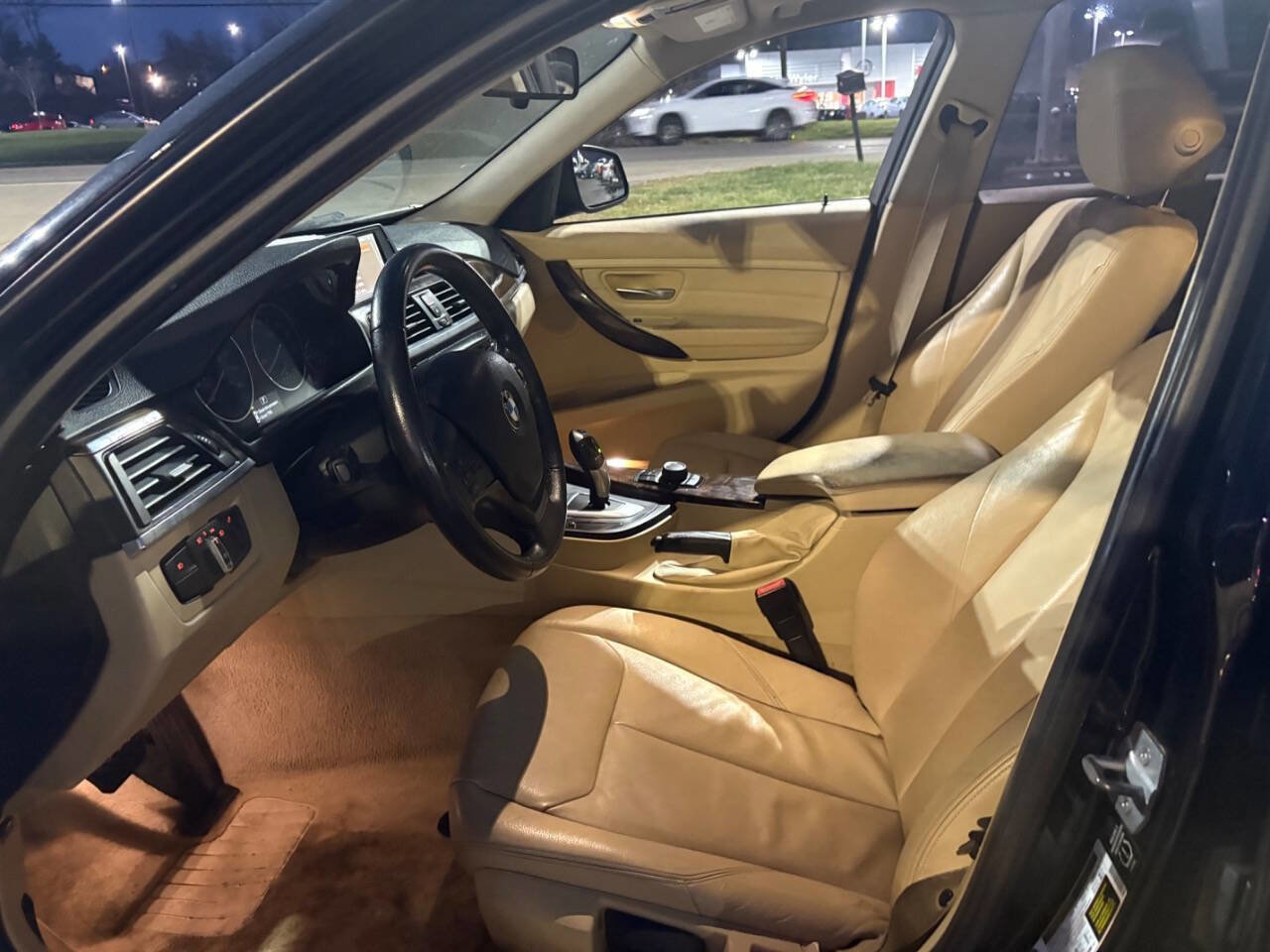 Used 2014 BMW 320i Sedan image 8