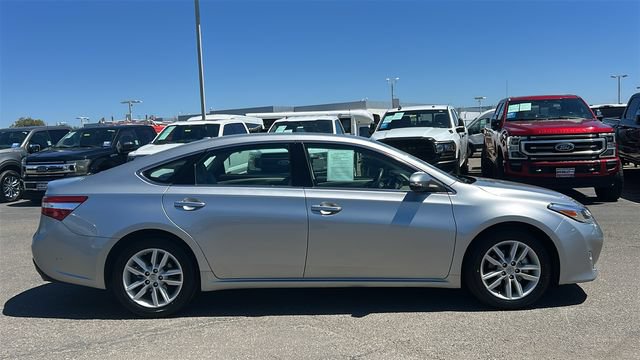 Used 2015 Toyota Avalon XLE Premium FWD image 2