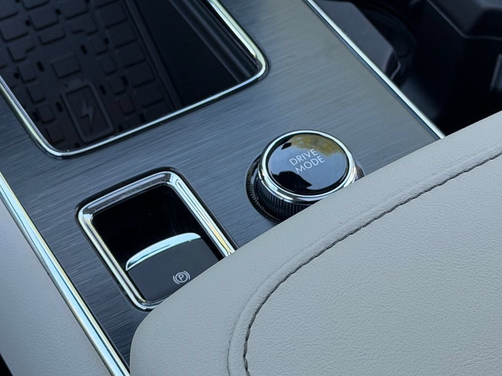 New 2027 Lincoln Aviator AWD image 16