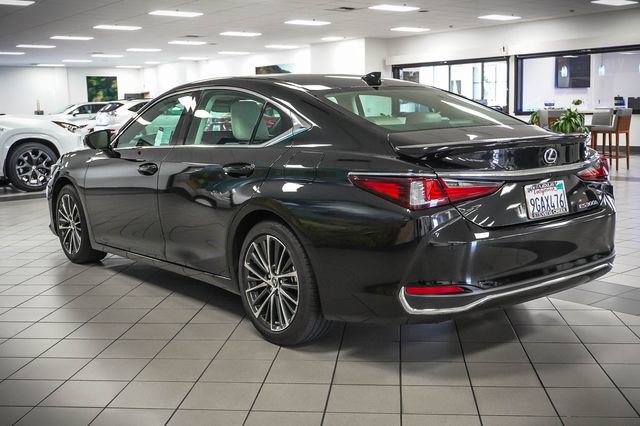 Certified 2023 Lexus ES 300h w/ Premium Package FWD image 8
