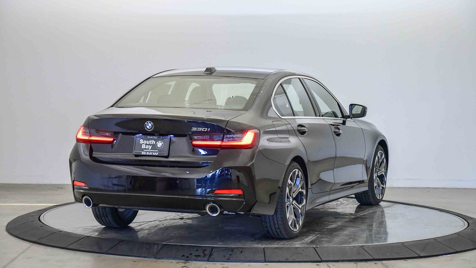 New 2026 BMW 330i Sedan w/ Premium Package image 5