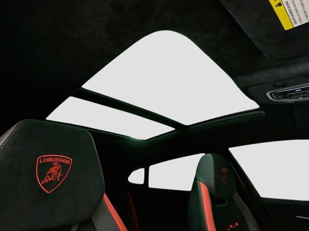 Used 2023 Lamborghini Urus Performante AWD/4WD image 17