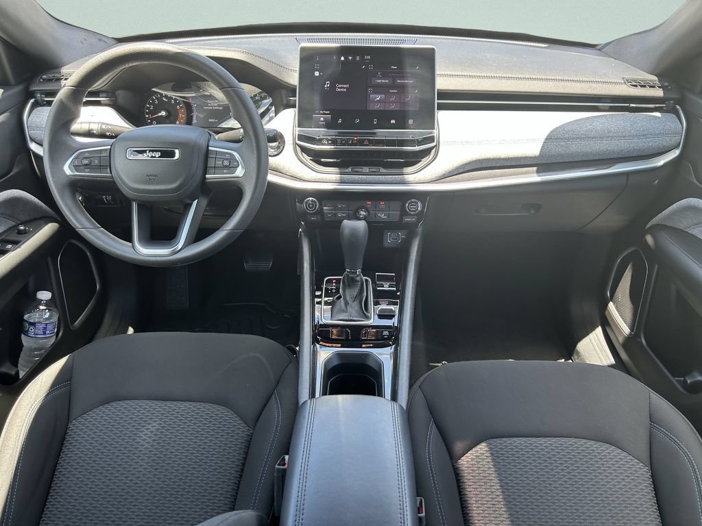 Used 2024 Jeep Compass Sport w/ Mopar Graphics Package AWD/4WD image 15