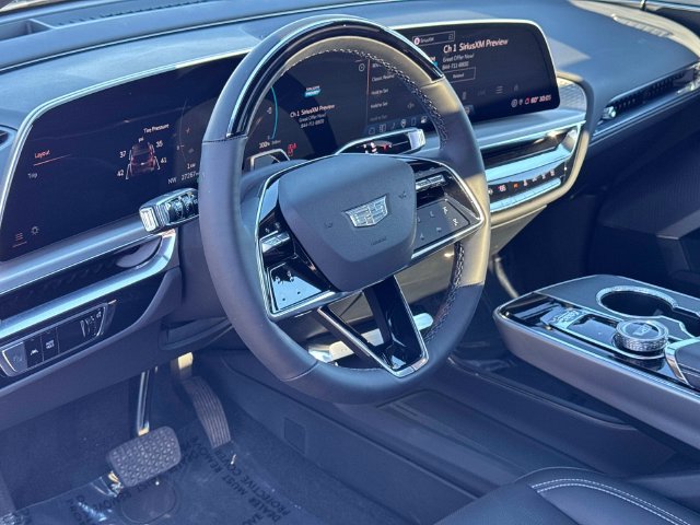Certified 2025 Cadillac Lyriq Luxury w/ LPO, Floor Liner Package AWD/4WD image 20
