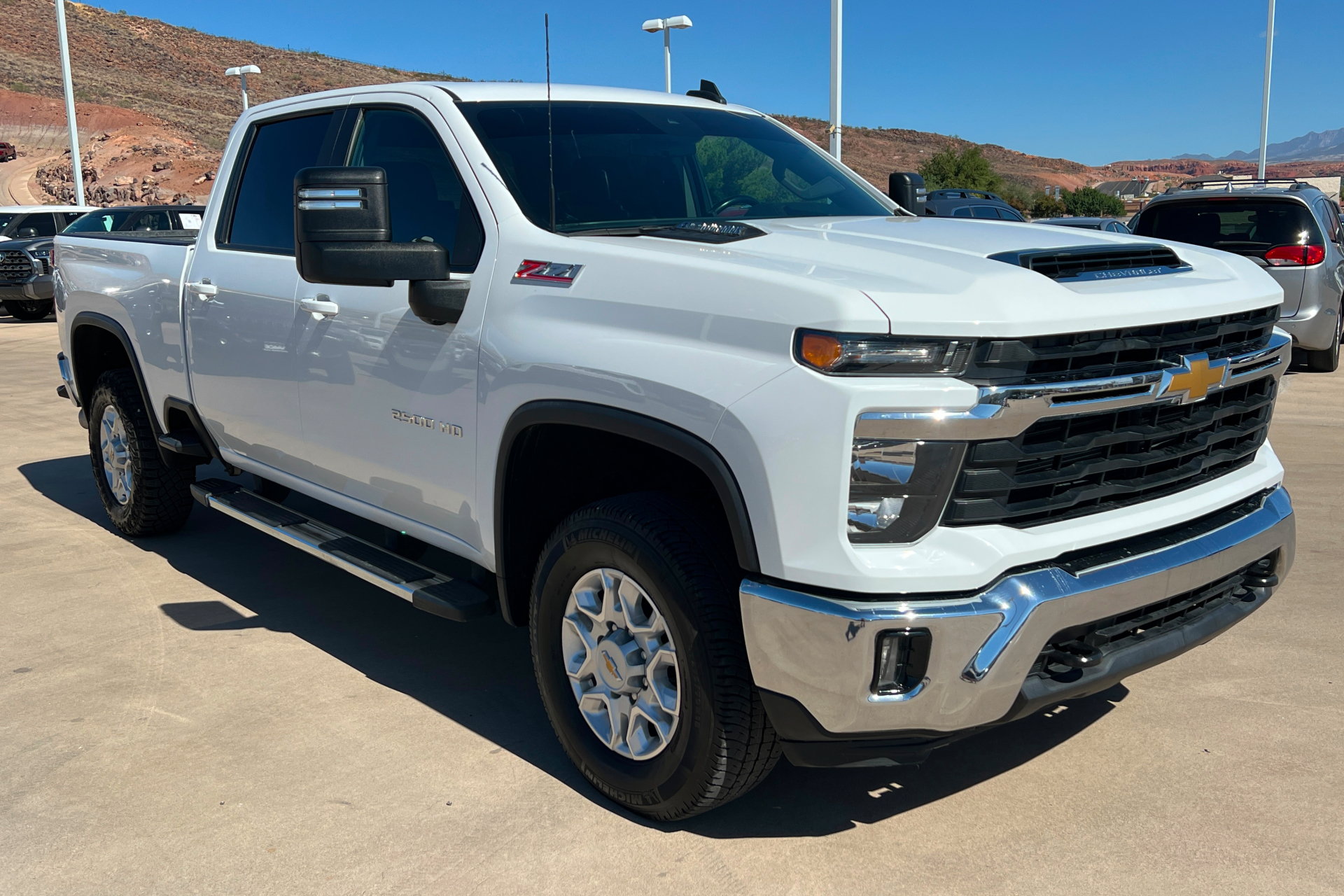 Used 2025 Chevrolet Silverado 2500 LT AWD/4WD image 7