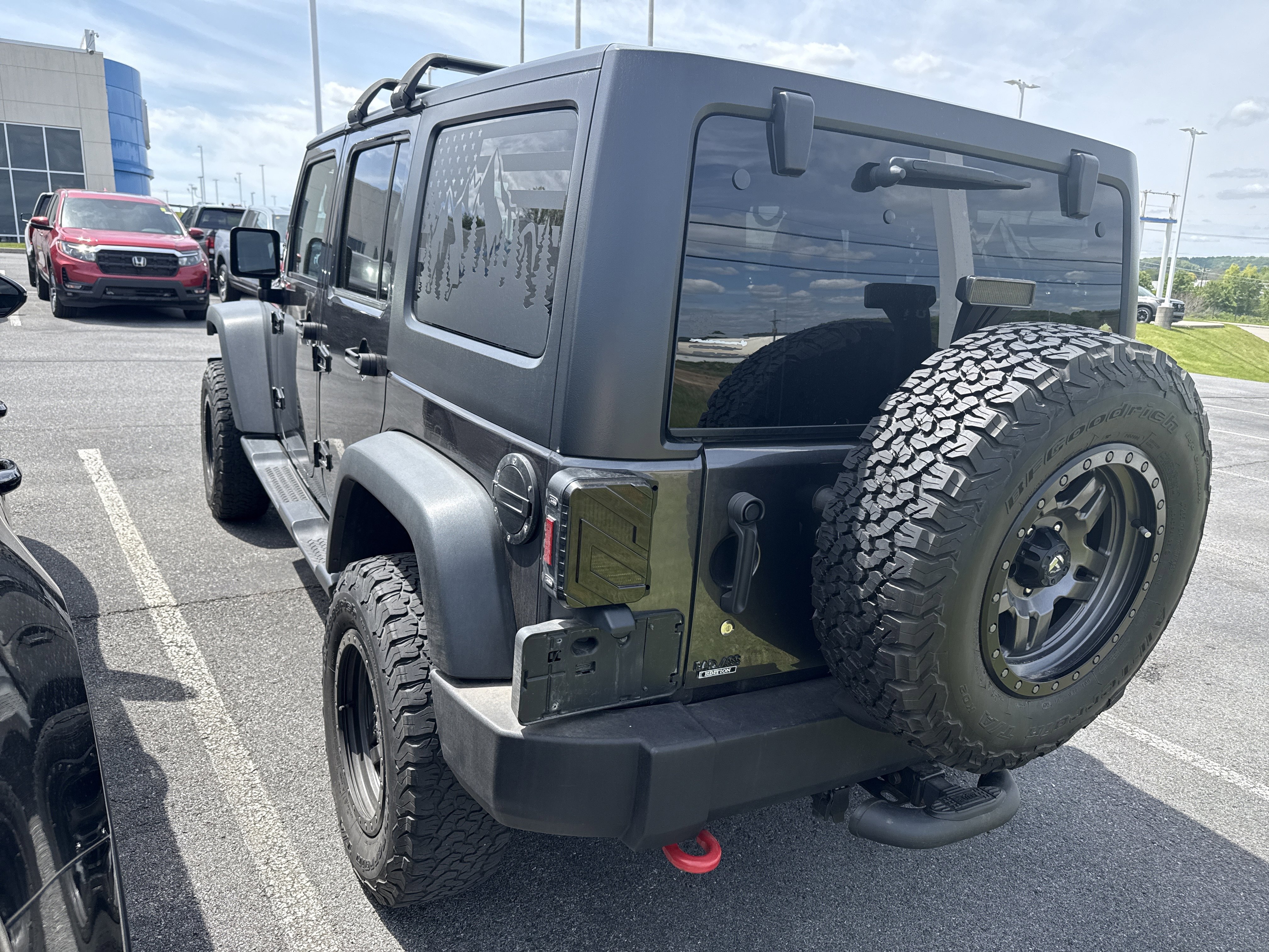 Used 2017 Jeep Wrangler Unlimited Sport w/ Quick Order Package 24S AWD/4WD image 3