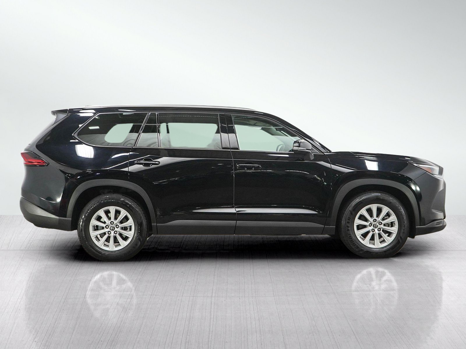 Used 2025 Toyota Grand Highlander AWD image 6