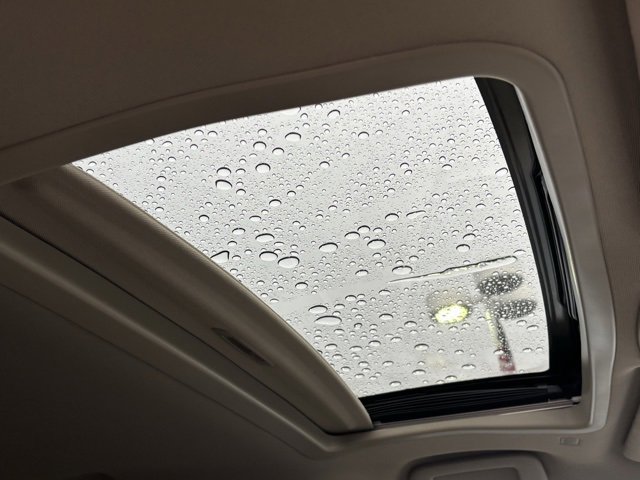 Used 2020 Toyota Sienna XLE w/ XLE Navigation Package image 16