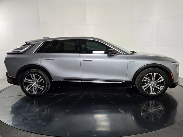 Used 2024 Cadillac Lyriq Luxury image 7