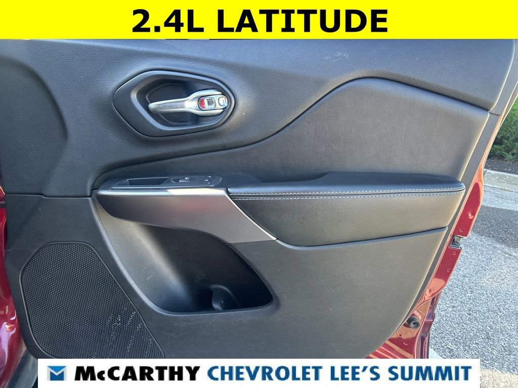 Used 2019 Jeep Cherokee Latitude w/ Popular Appearance Group image 42