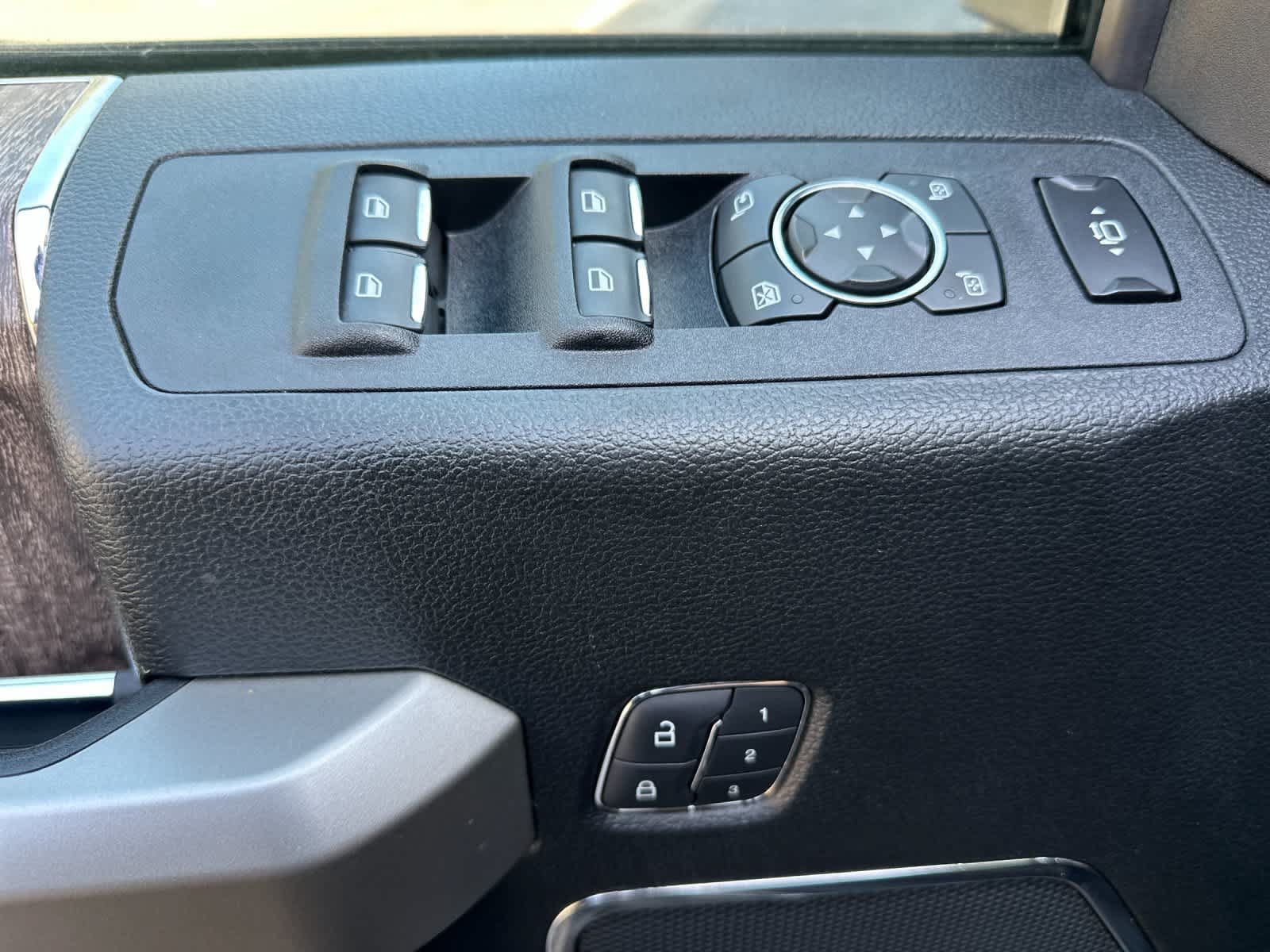 Certified 2019 Ford F250 Lariat w/ Lariat Ultimate Package AWD/4WD image 12