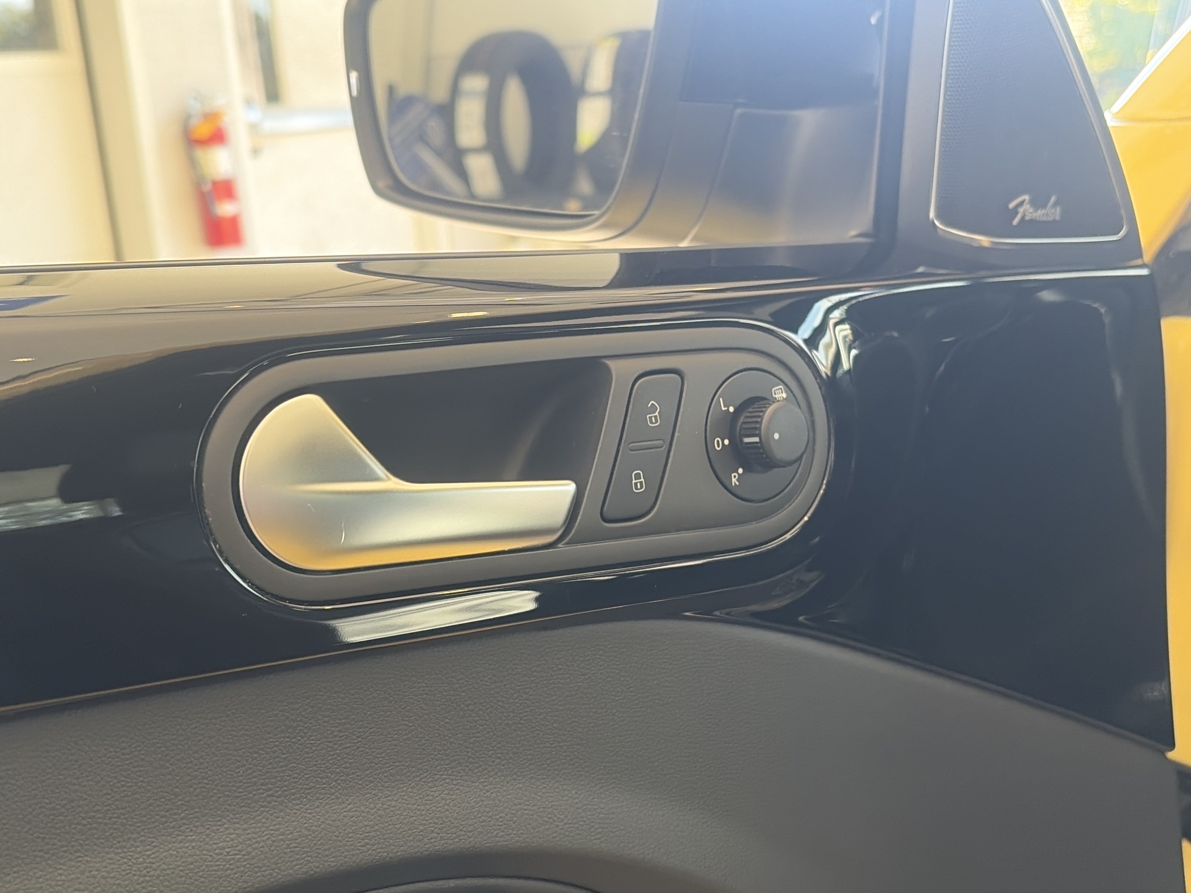 Used 2014 Volkswagen Beetle GSR FWD image 27