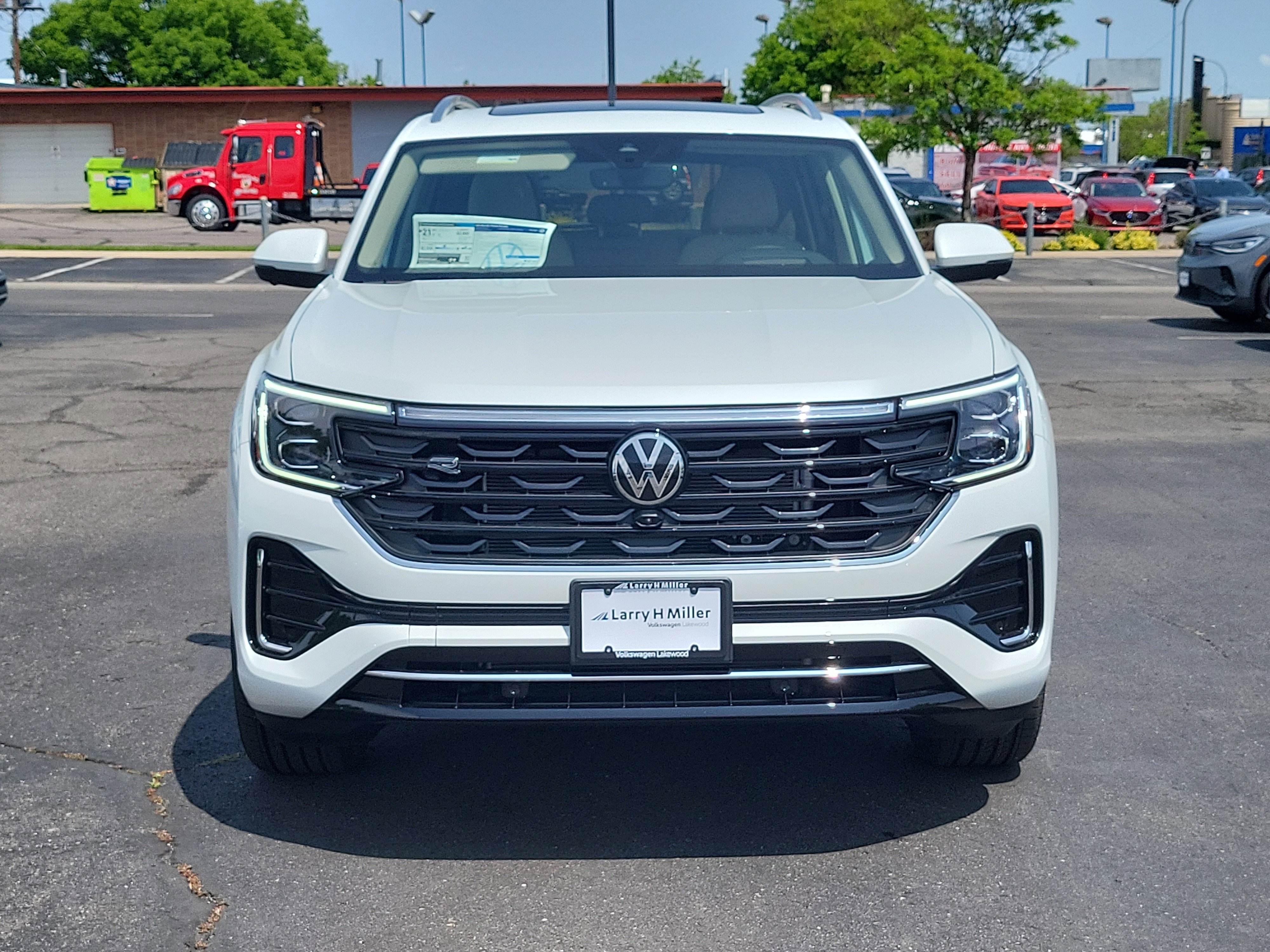 New 2025 Volkswagen Atlas SEL Premium R-Line image 9