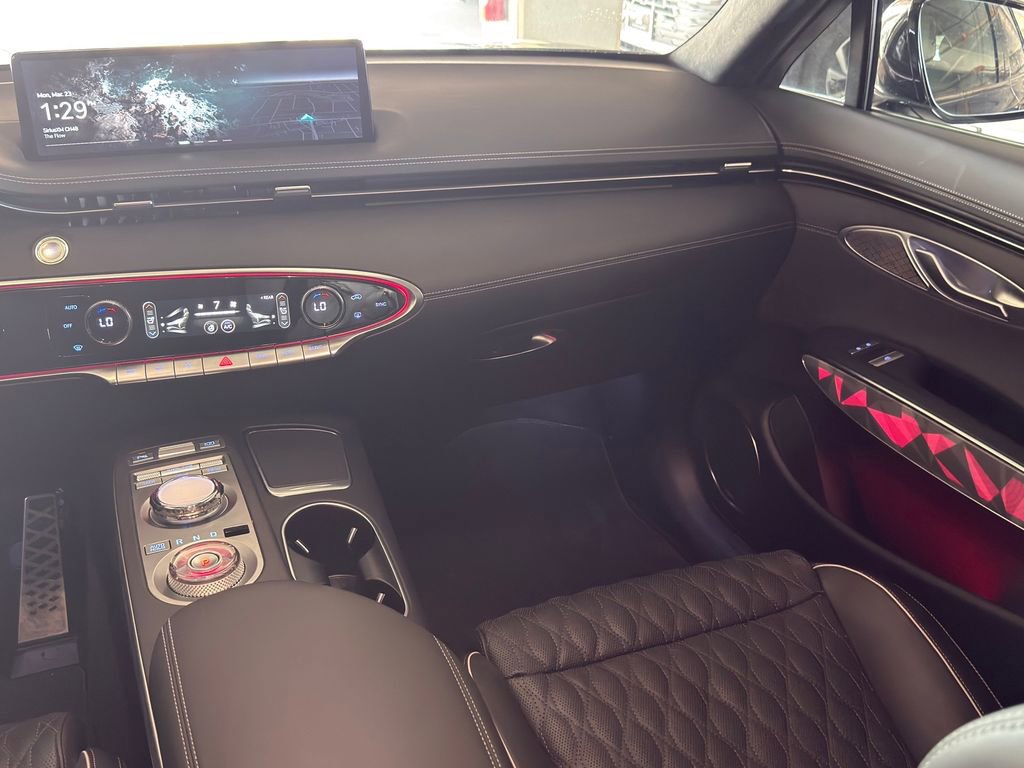 Used 2025 Genesis GV70 3.5T Sport w/ Sport Advanced Package image 21