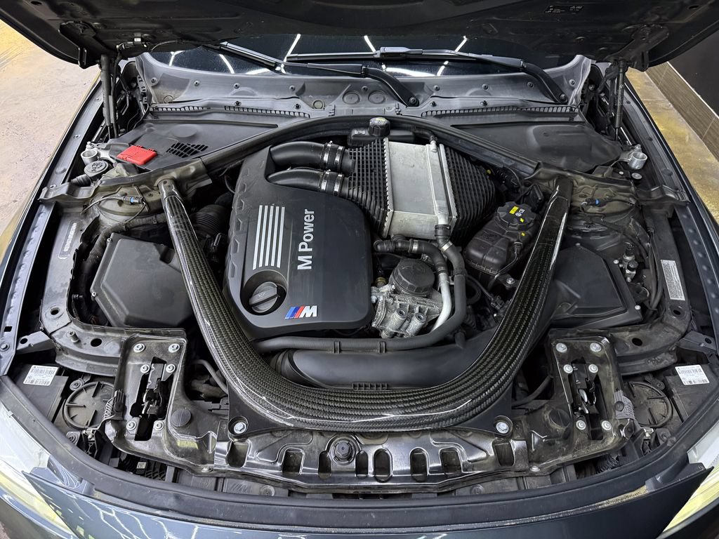 Used 2015 BMW M4 Coupe w/ Executive Package RWD image 29
