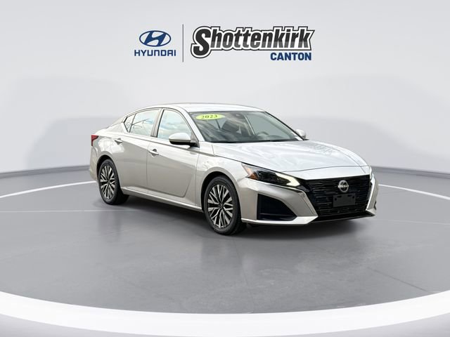 Used 2023 Nissan Altima 2.5 SV image 2