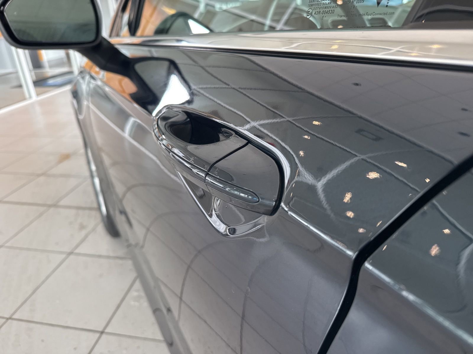 Used 2020 Ford Fusion SE image 11