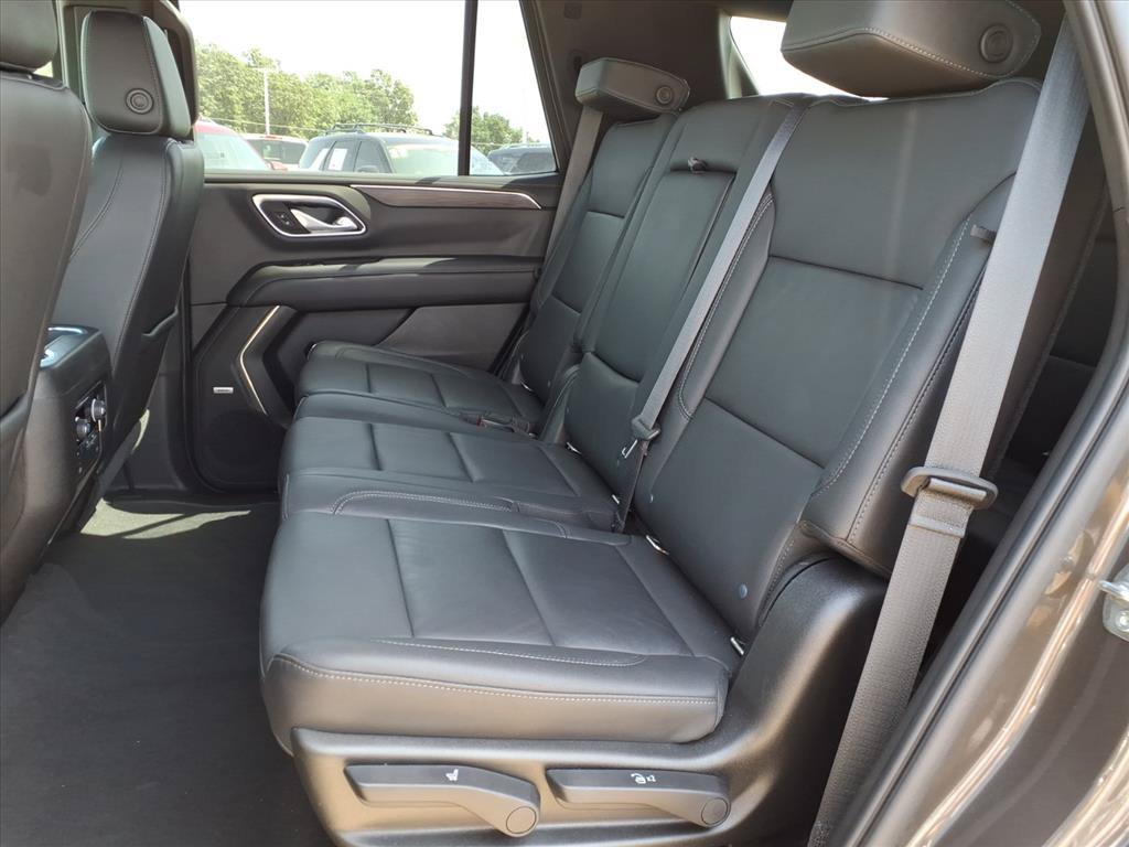 Used 2021 Chevrolet Tahoe Z71 w/ Luxury Package AWD/4WD image 18