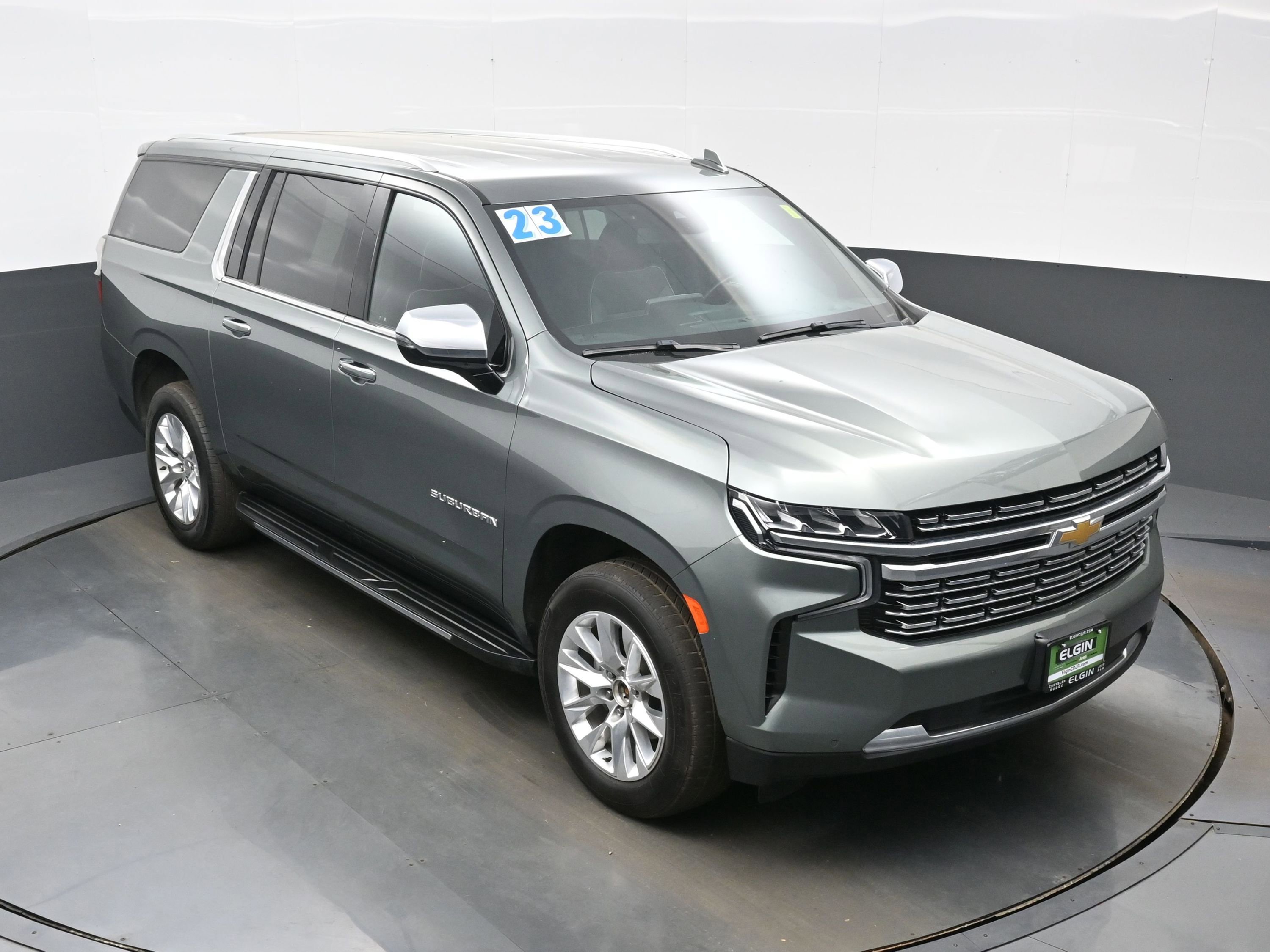 Used 2023 Chevrolet Suburban Premier AWD/4WD image 40