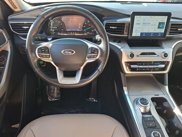 Used 2022 Ford Explorer XLT w/ Equipment Group 202A AWD/4WD image 11
