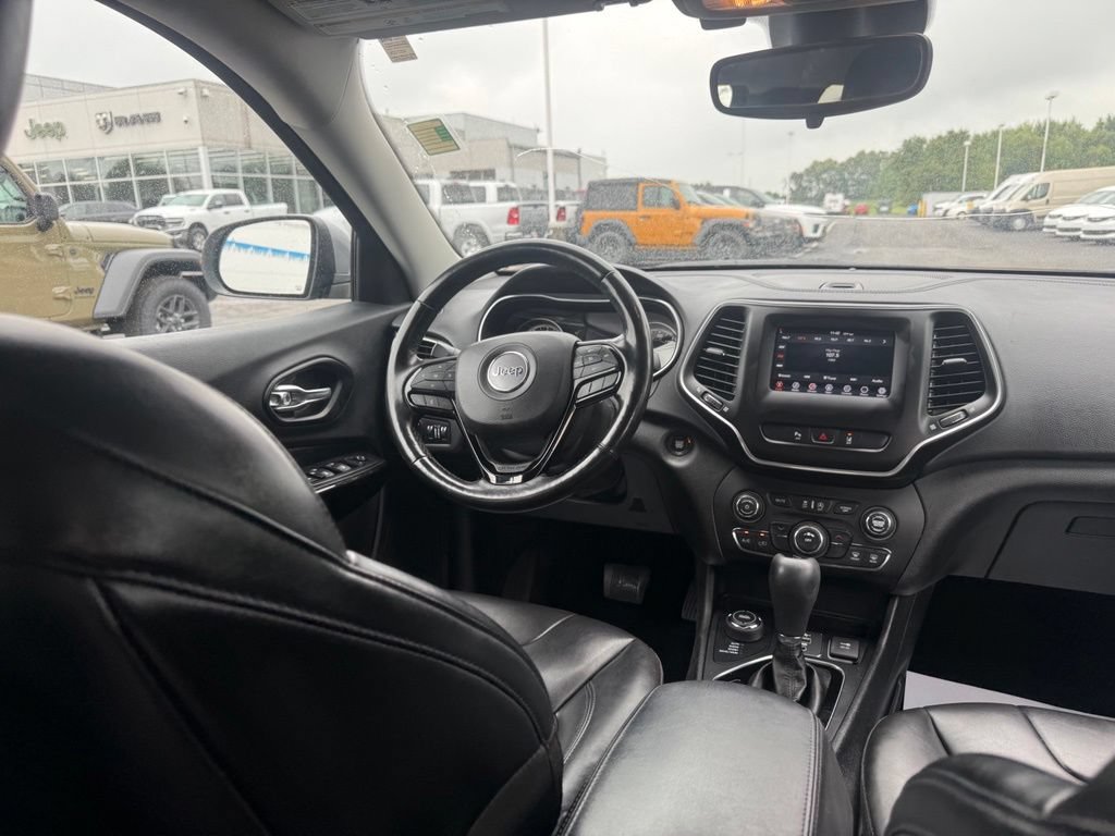 Used 2021 Jeep Cherokee Latitude Plus AWD/4WD image 48