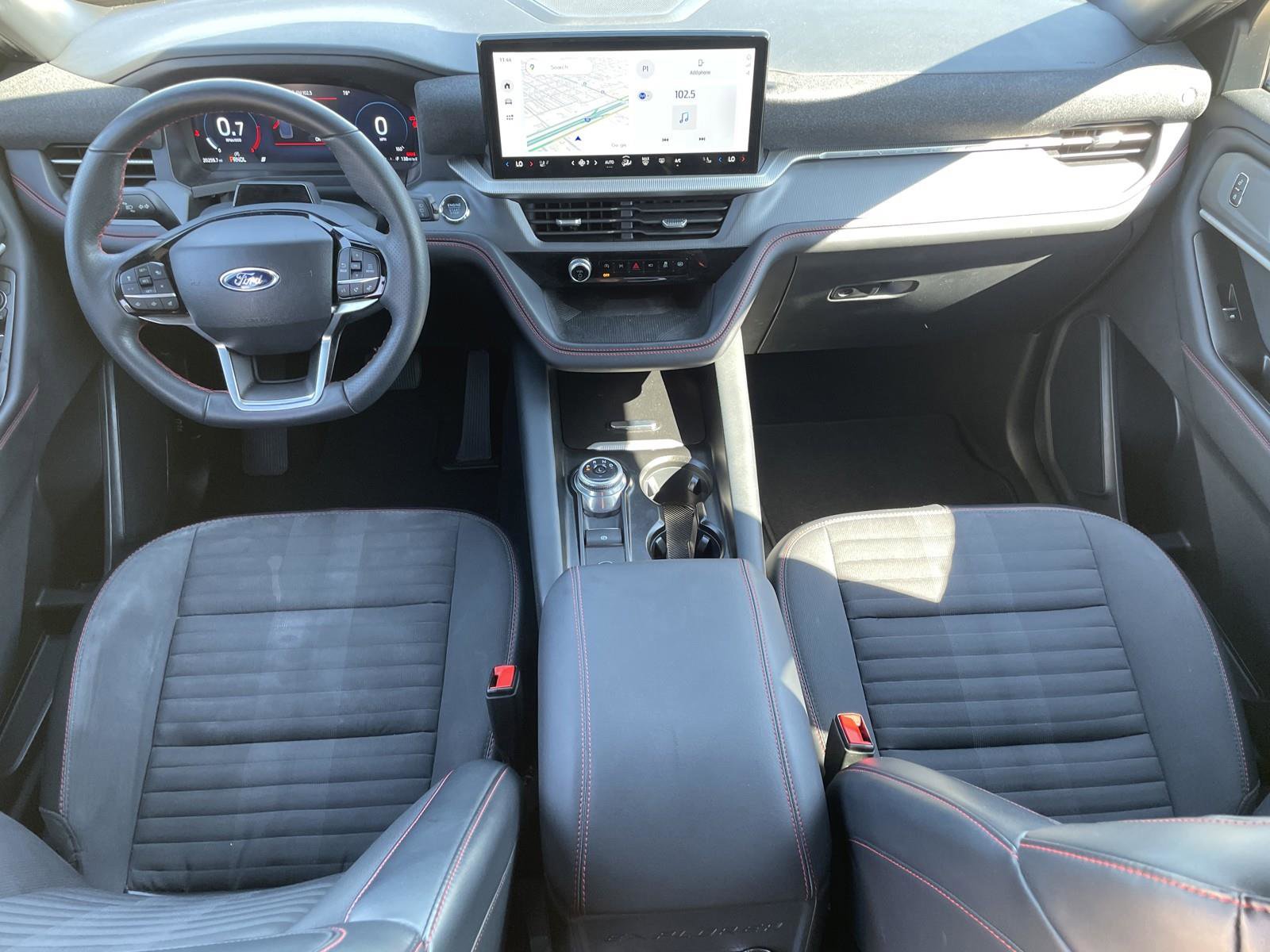 Used 2025 Ford Explorer ST-Line w/ ST-Line Street Pack image 27