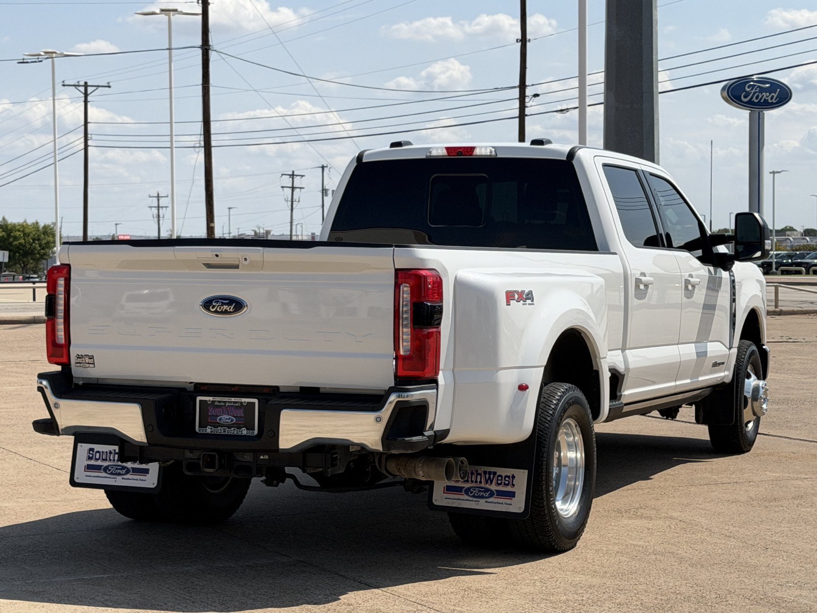 Used 2025 Ford F350 Lariat w/ Lariat Ultimate Package AWD/4WD image 4