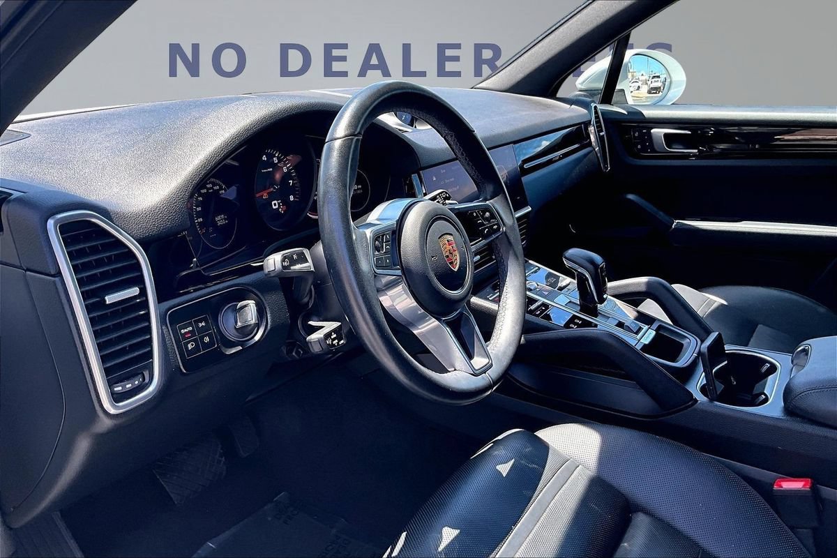 Used 2022 Porsche Cayenne AWD/4WD image 17