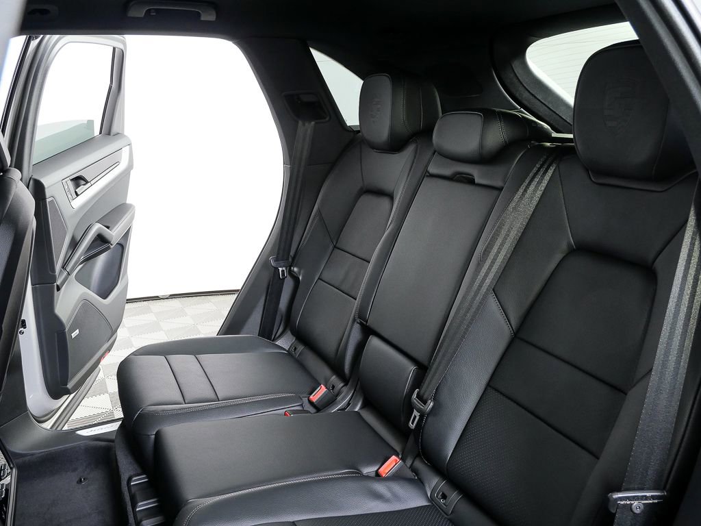 New 2026 Porsche Cayenne image 22