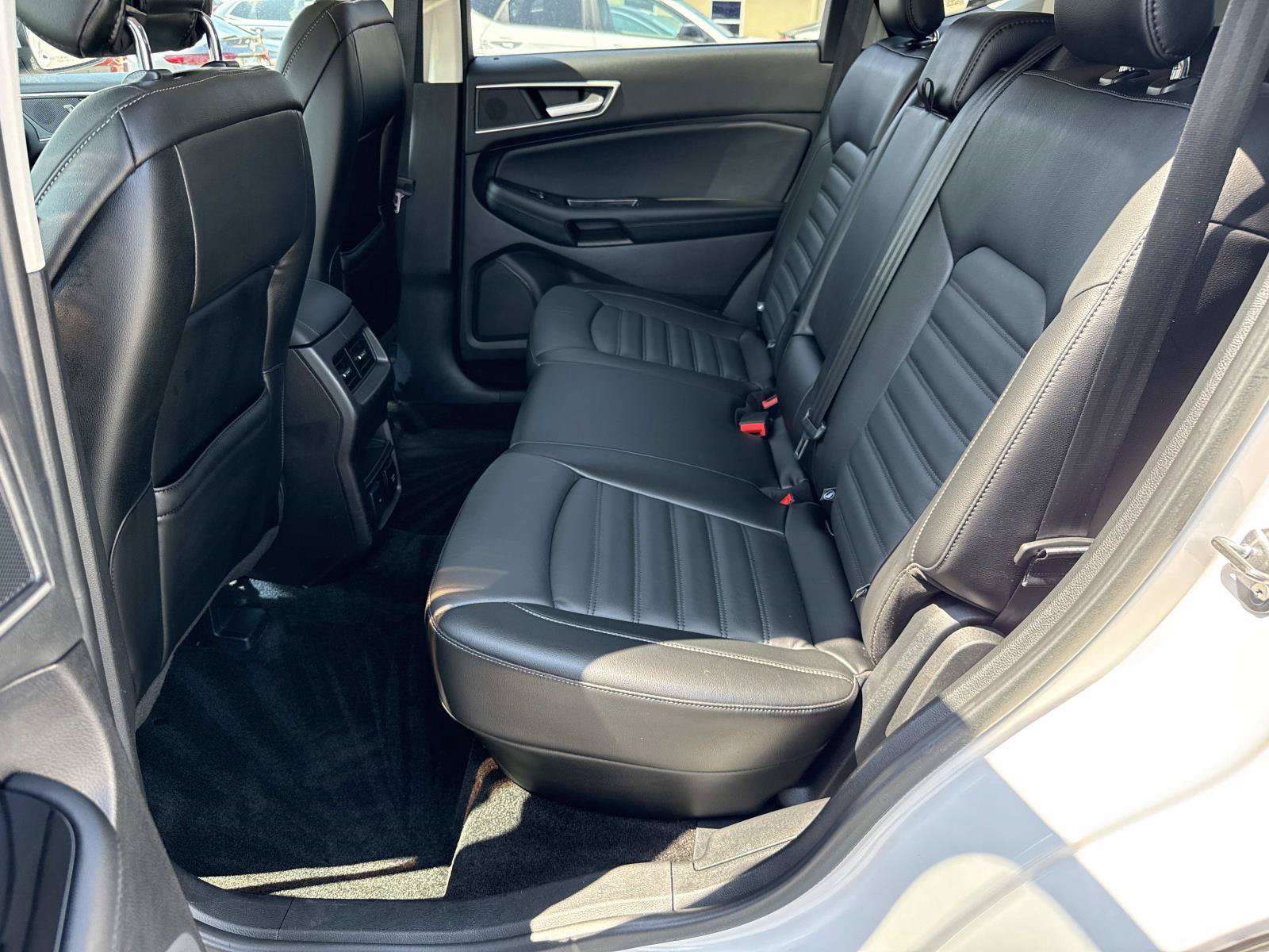 Used 2017 Ford Edge SEL w/ Equipment Group 201A AWD/4WD image 23