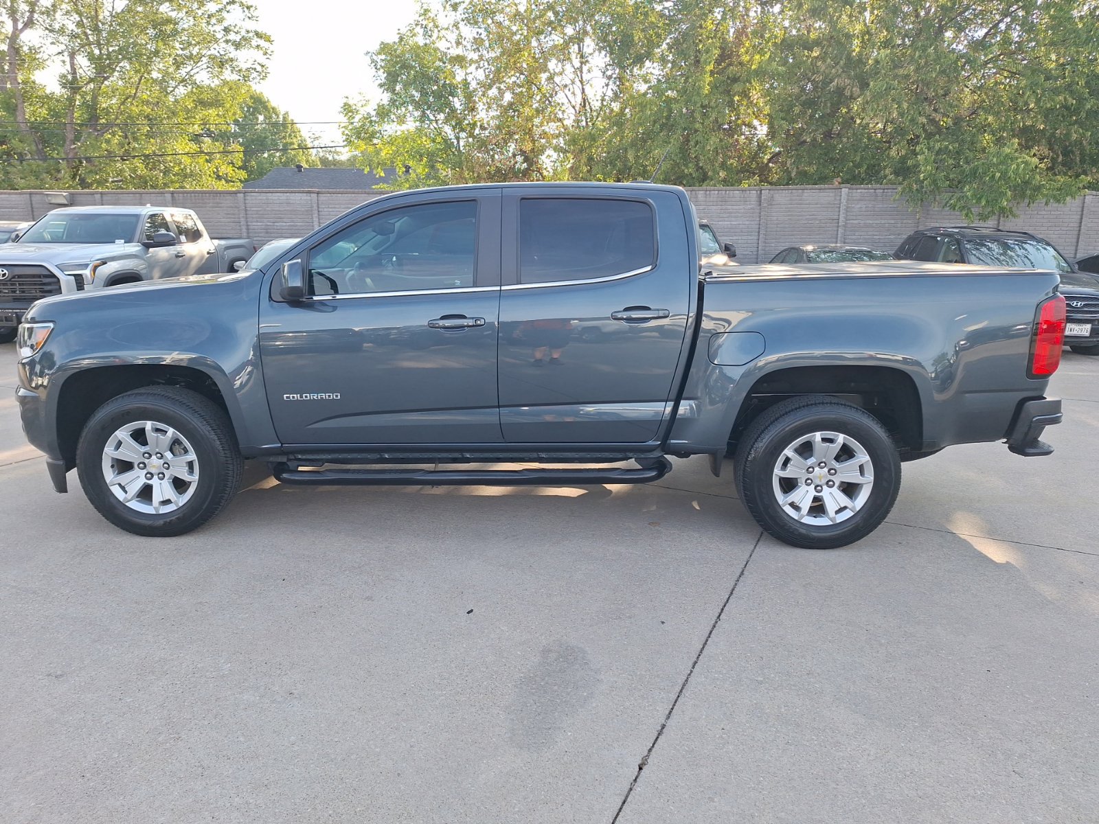 Used 2020 Chevrolet Colorado LT w/ Safety Package RWD image 3