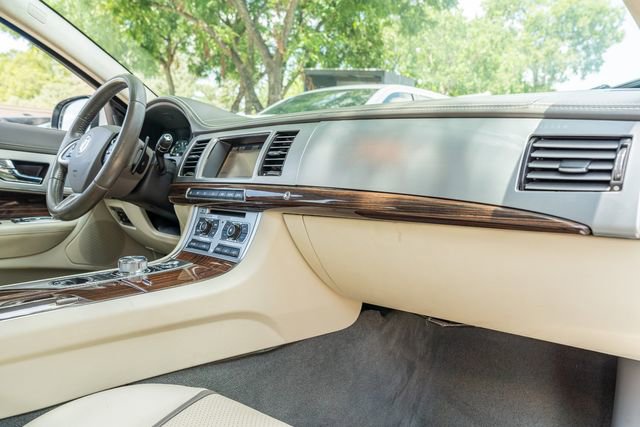 Used 2012 Jaguar XF Portfolio image 47