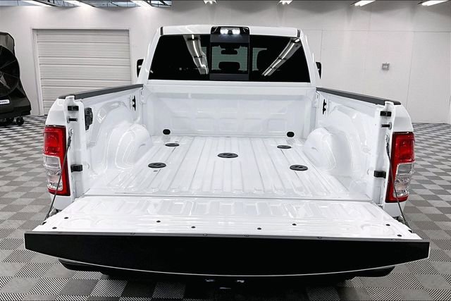 Used 2024 RAM 3500 Tradesman w/ Chrome Appearance Group image 29