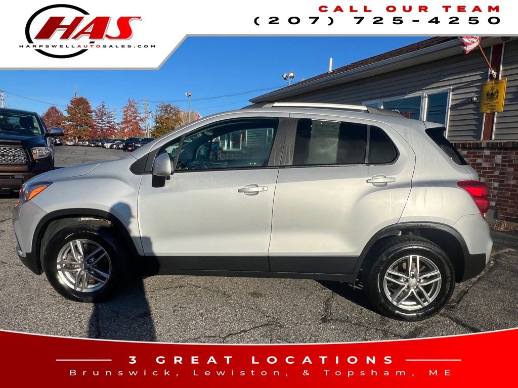 Used 2022 Chevrolet Trax LT w/ Driver Confidence Package AWD/4WD image 3