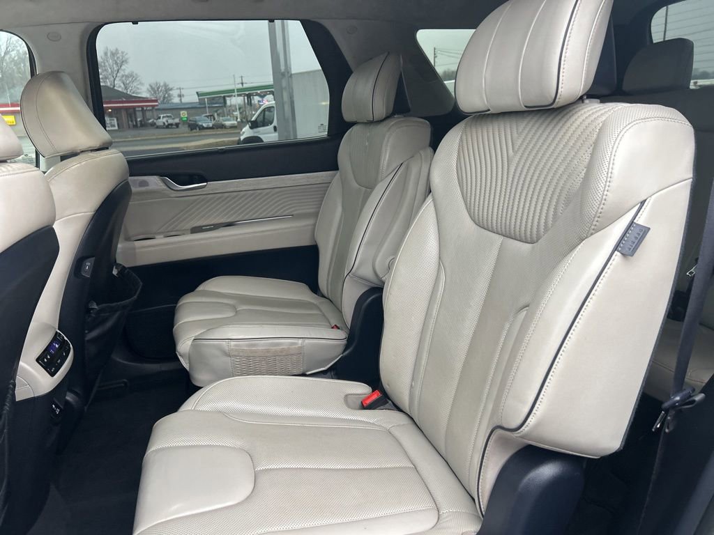 Used 2023 Hyundai Palisade Calligraphy image 16