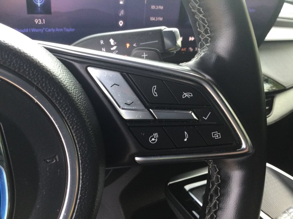 Used 2025 Buick Enclave Preferred AWD/4WD image 18