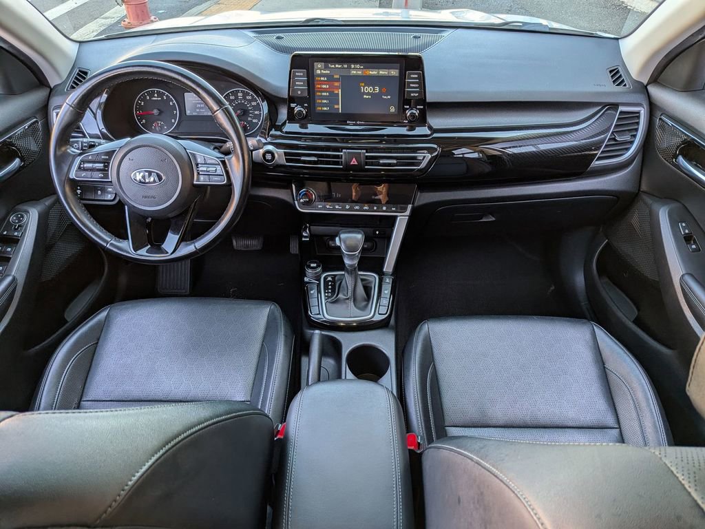 Used 2021 Kia Seltos EX image 21