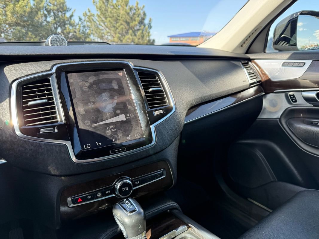 Used 2016 Volvo XC90 T6 Momentum w/ Momentum Plus Package AWD/4WD image 34
