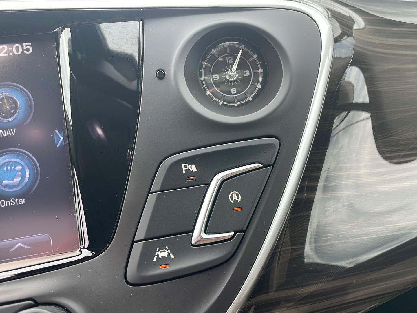Used 2019 Buick Envision Premium AWD/4WD image 25