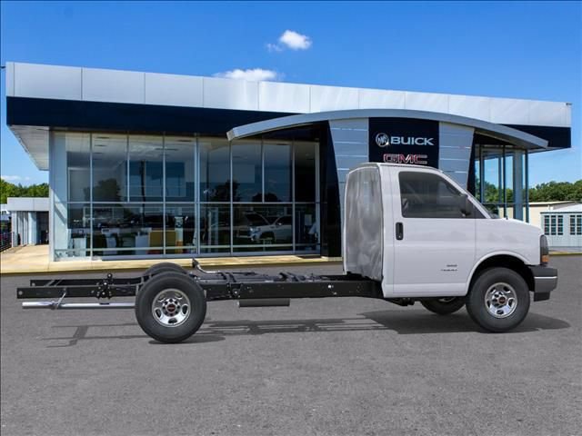 New 2025 GMC Savana 3500 w/ Power Convenience Package RWD image 5