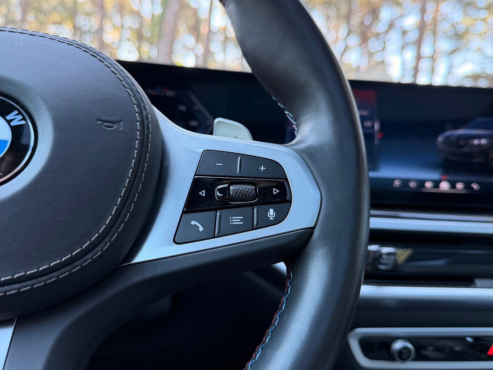 Certified 2025 BMW X5 M60i AWD/4WD image 25