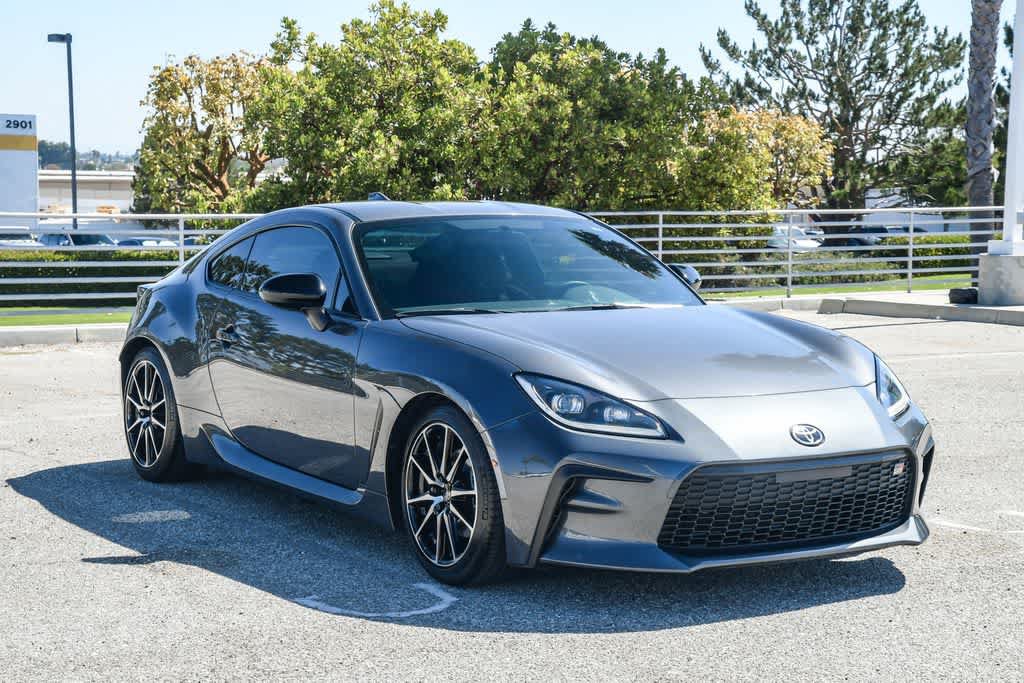 Used 2023 Toyota GR86 w/ ALL Weather Mat Package (TMS) RWD image 3