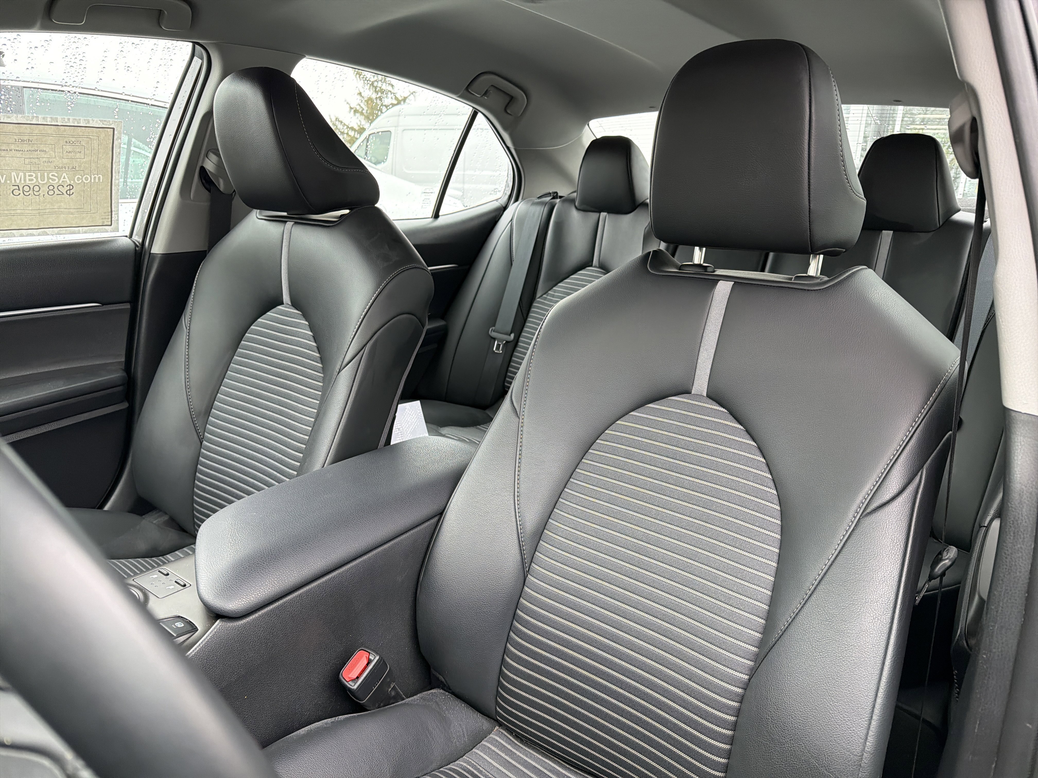 Used 2023 Toyota Camry SE w/ Cold Weather Package image 10