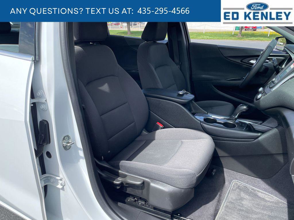 Used 2017 Chevrolet Malibu LT FWD image 23