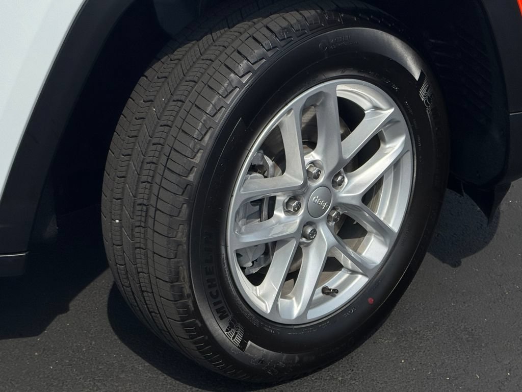 New 2026 Jeep Grand Cherokee L 4WD image 9