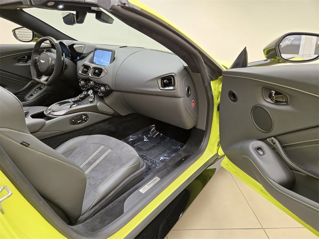 Used 2023 Aston Martin V8 Vantage image 20