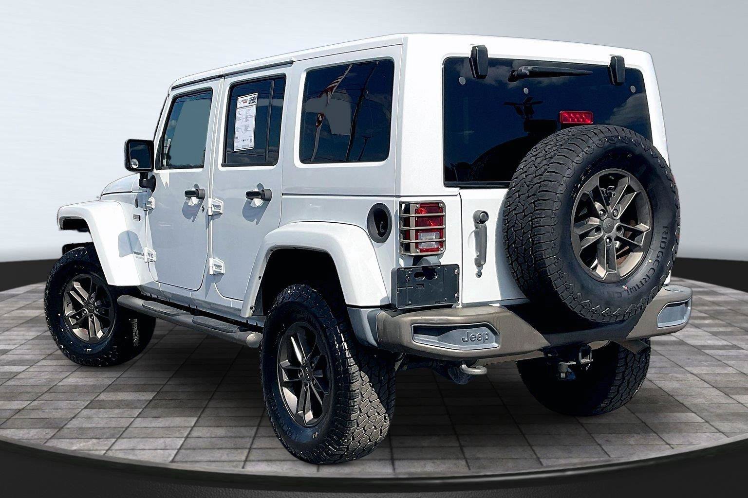 Used 2016 Jeep Wrangler Unlimited Sahara AWD/4WD image 3